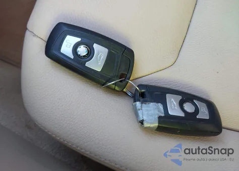 2013 BMW 328I xDrive z USA, uszkodzony, nr VIN WBA3B5C56DF593584